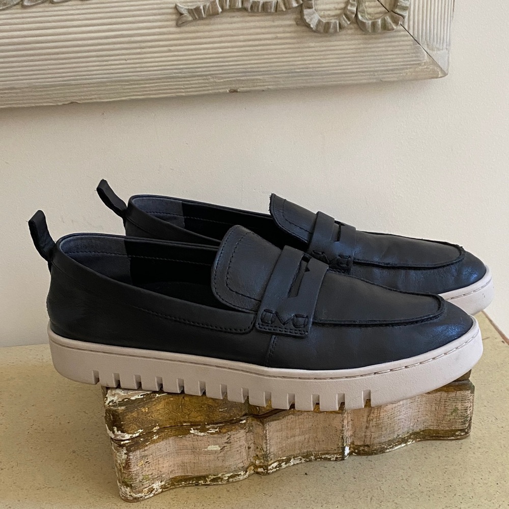 Vionic Black Leather Slip-On Loafers with Cream Platform Sole